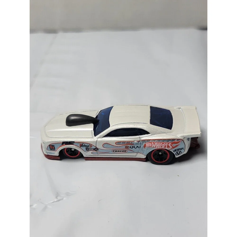 Hot Wheels ‘10 Pro Stock Camaro White Drag Racing Diecast Car Loose 1:64